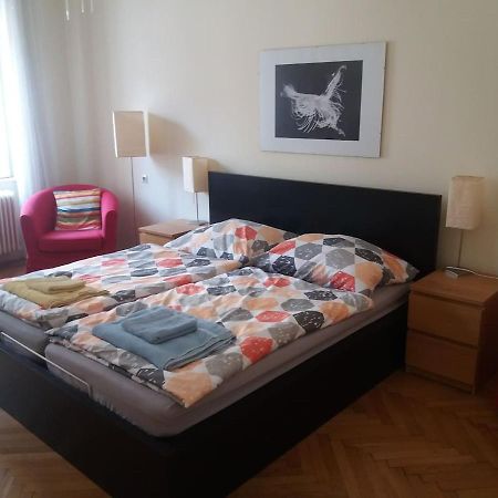 Geräumige zentrumsnahe Altbauwohnung Wien Exterior foto