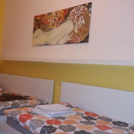Geräumige zentrumsnahe Altbauwohnung Wien Exterior foto