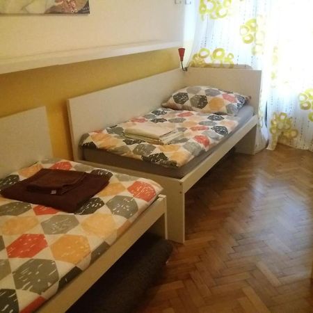 Geräumige zentrumsnahe Altbauwohnung Wien Exterior foto