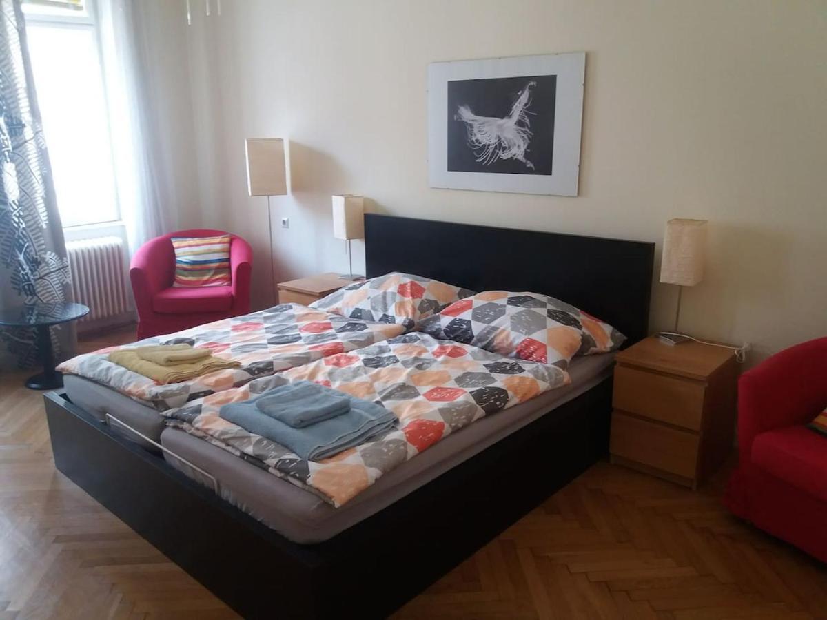 Geräumige zentrumsnahe Altbauwohnung Wien Exterior foto
