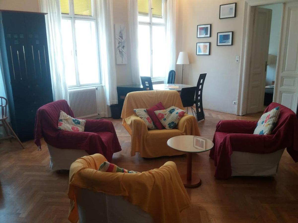 Geräumige zentrumsnahe Altbauwohnung Wien Exterior foto