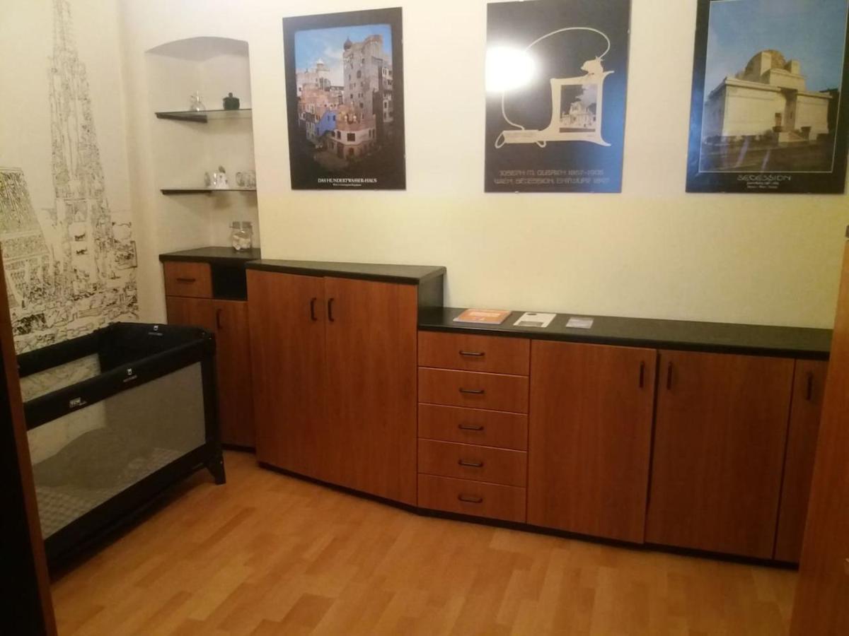 Geräumige zentrumsnahe Altbauwohnung Wien Exterior foto